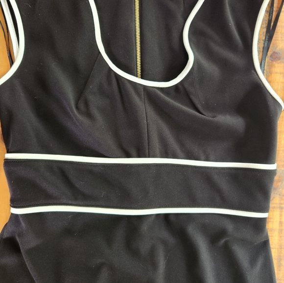 💥CALVIN KLEIN ROBE💥 - Picture 7 of 10